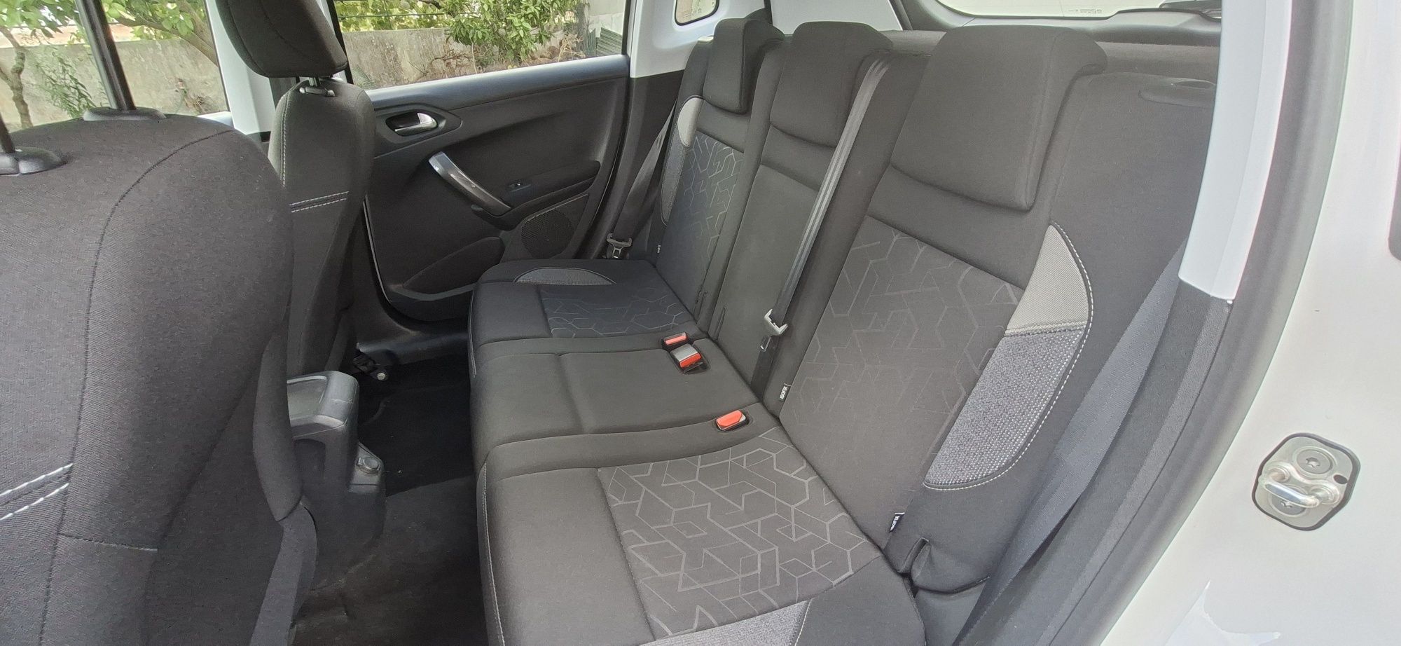 PEUGEOT 2008 PureTech 1.2 Active