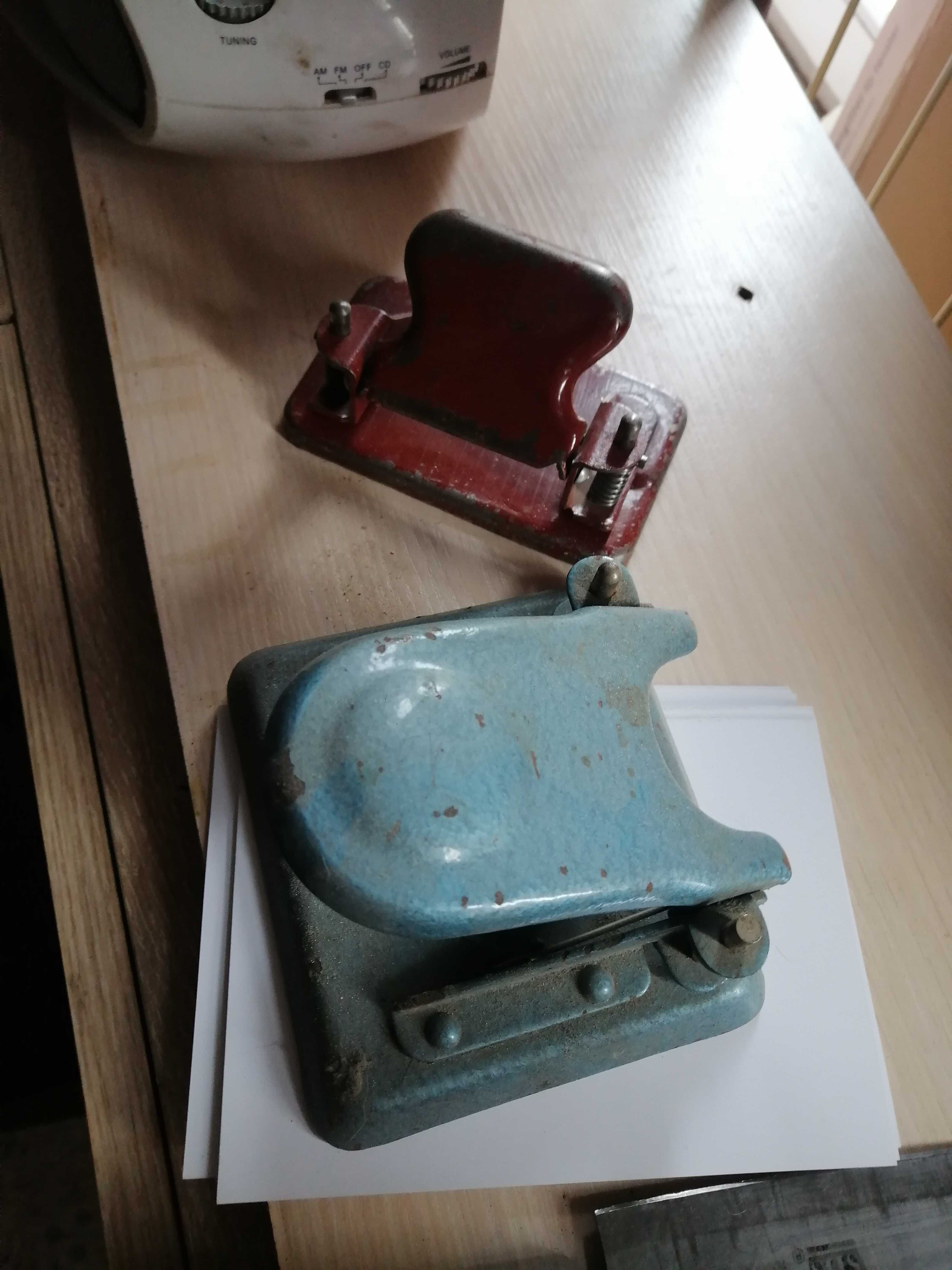 stare kolekcjonerskie dziurkacze metalowe