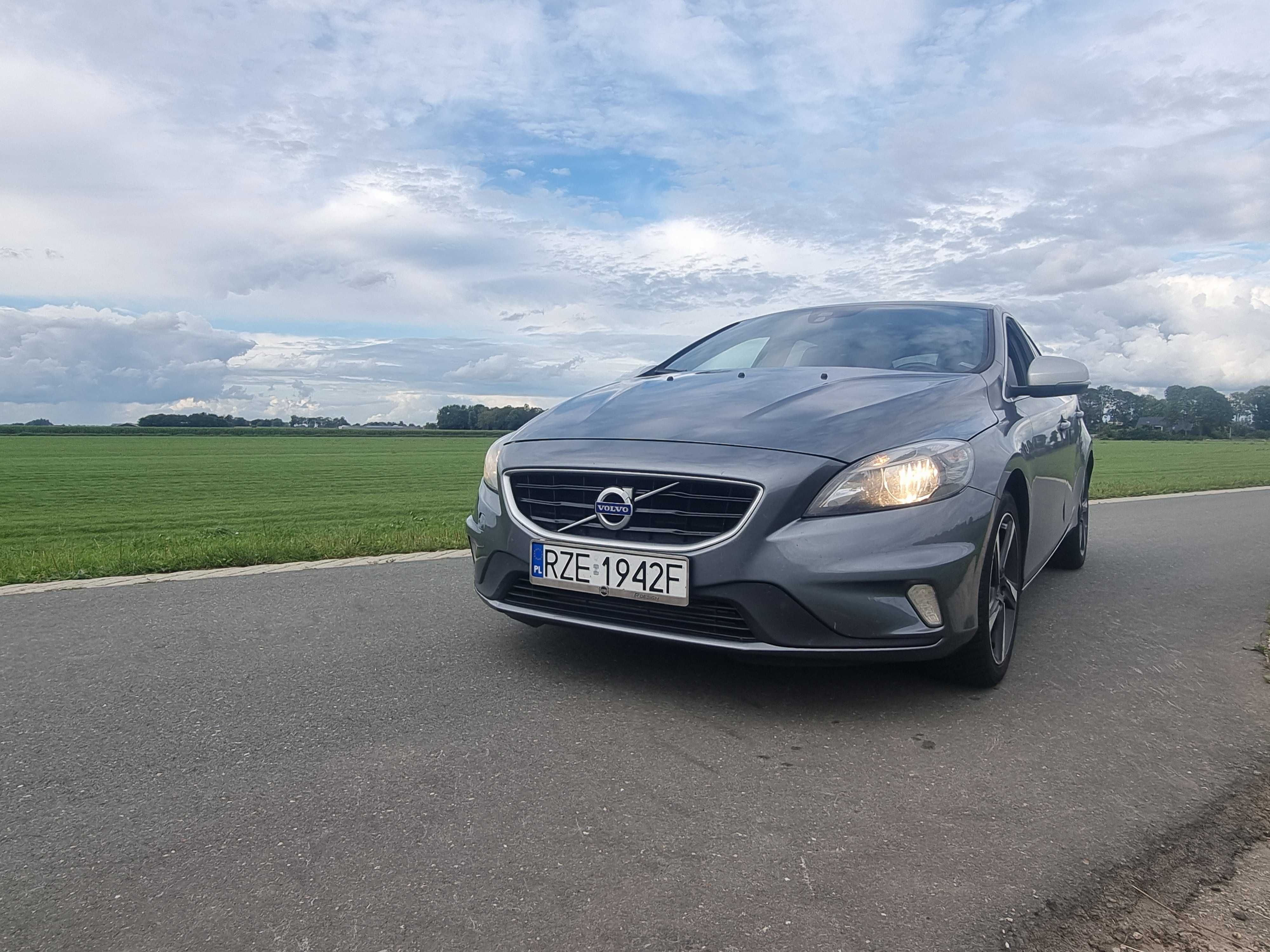 VOLVO V40 D3 2015 R design