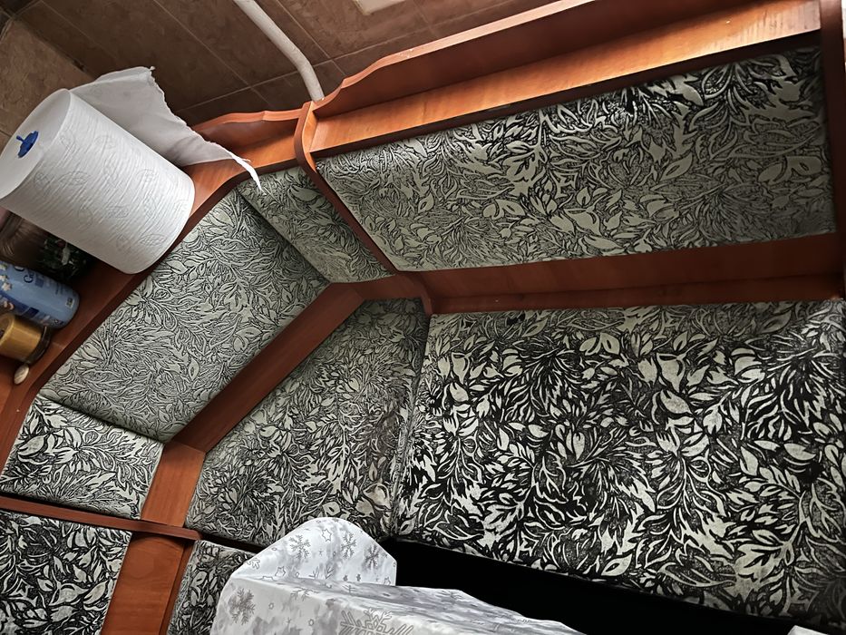 Кутовий кухонний диван