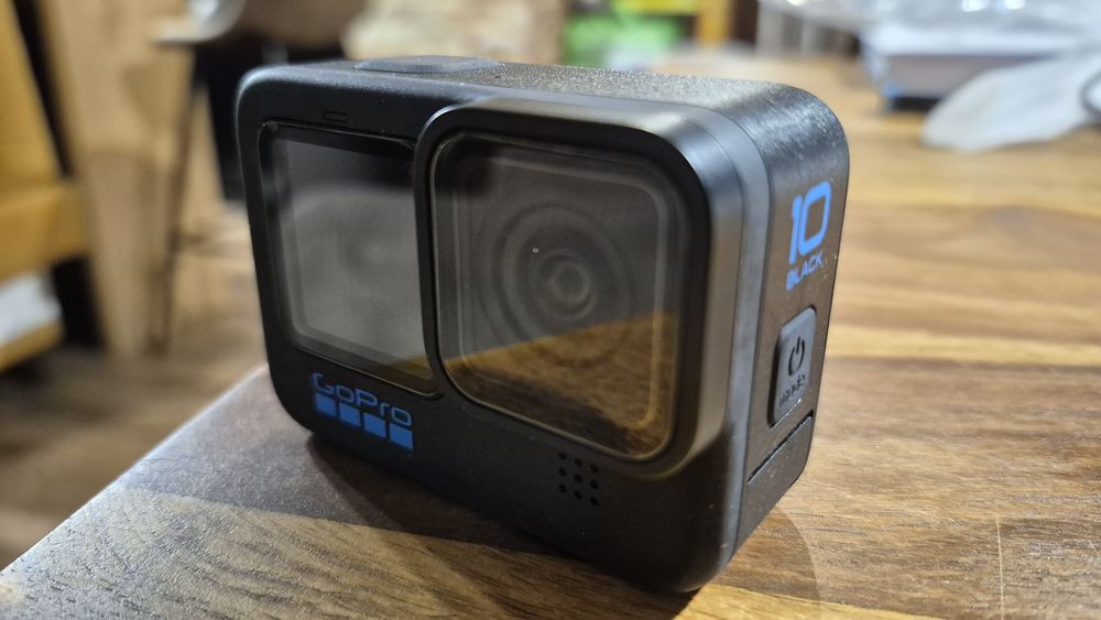 GoPro HERO10 Black + 2 baterie + futerał + akcesoria