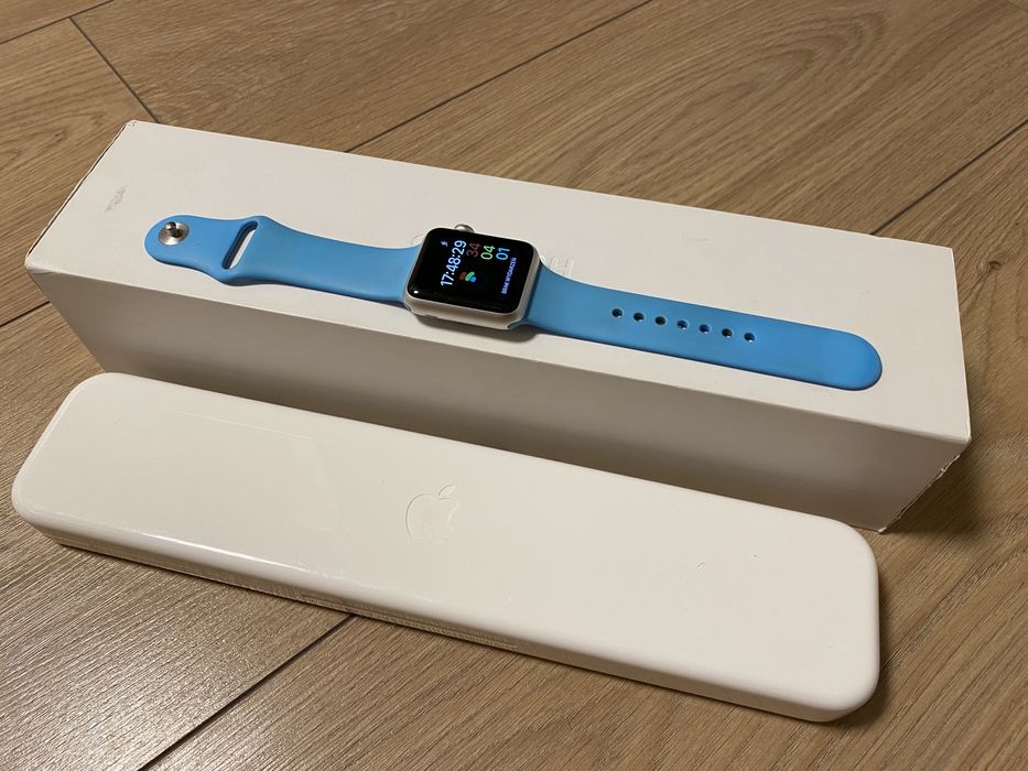 Idealny Apple Watch Sport 38 mm SILVER bardzo dobry stan + gratis!