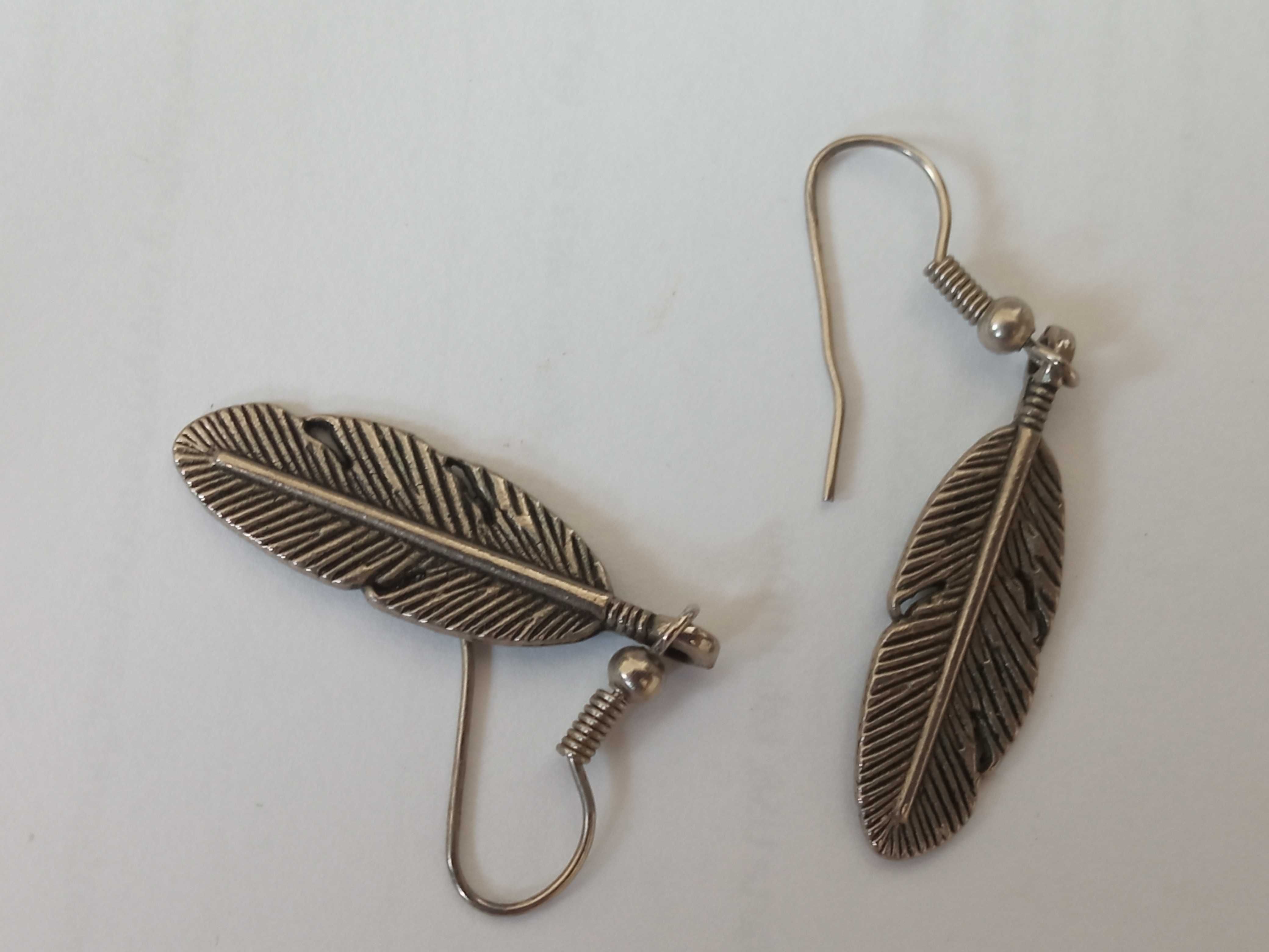 Kolczyki wiszące metalowe pióra piórka Biżuteria sztuczna