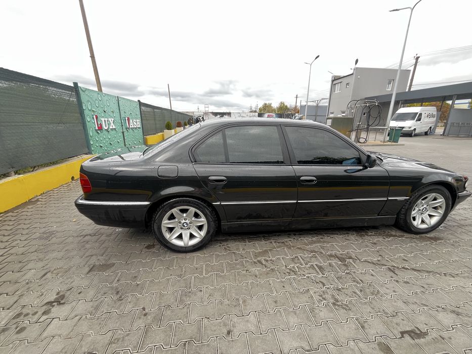 Продам бумера Е38 740D