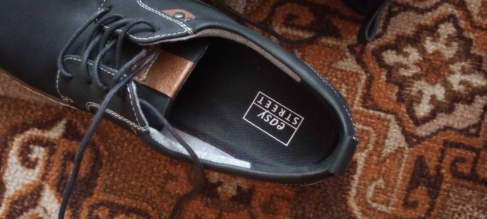 Дербі / Туфлі Easy Street