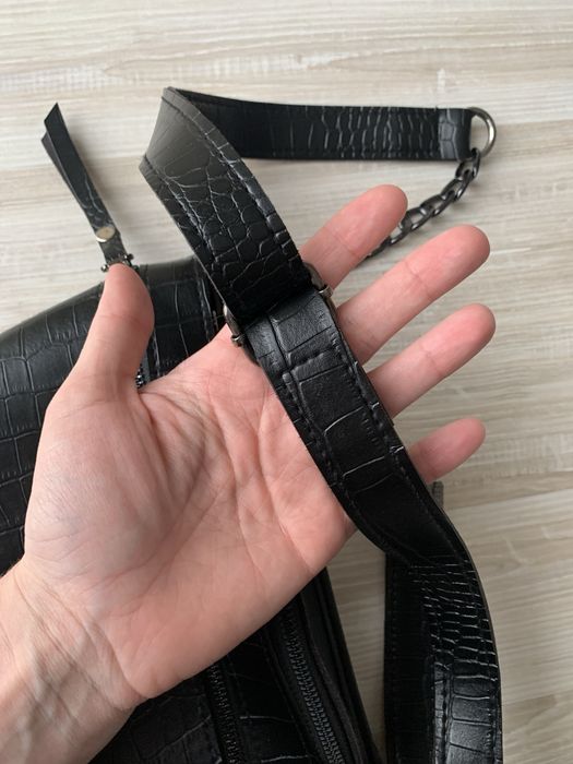 Сумка жіноча через плече, чорна