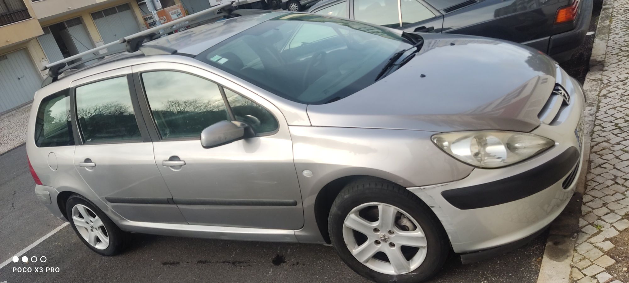 Vendo uma Peugeot 2003