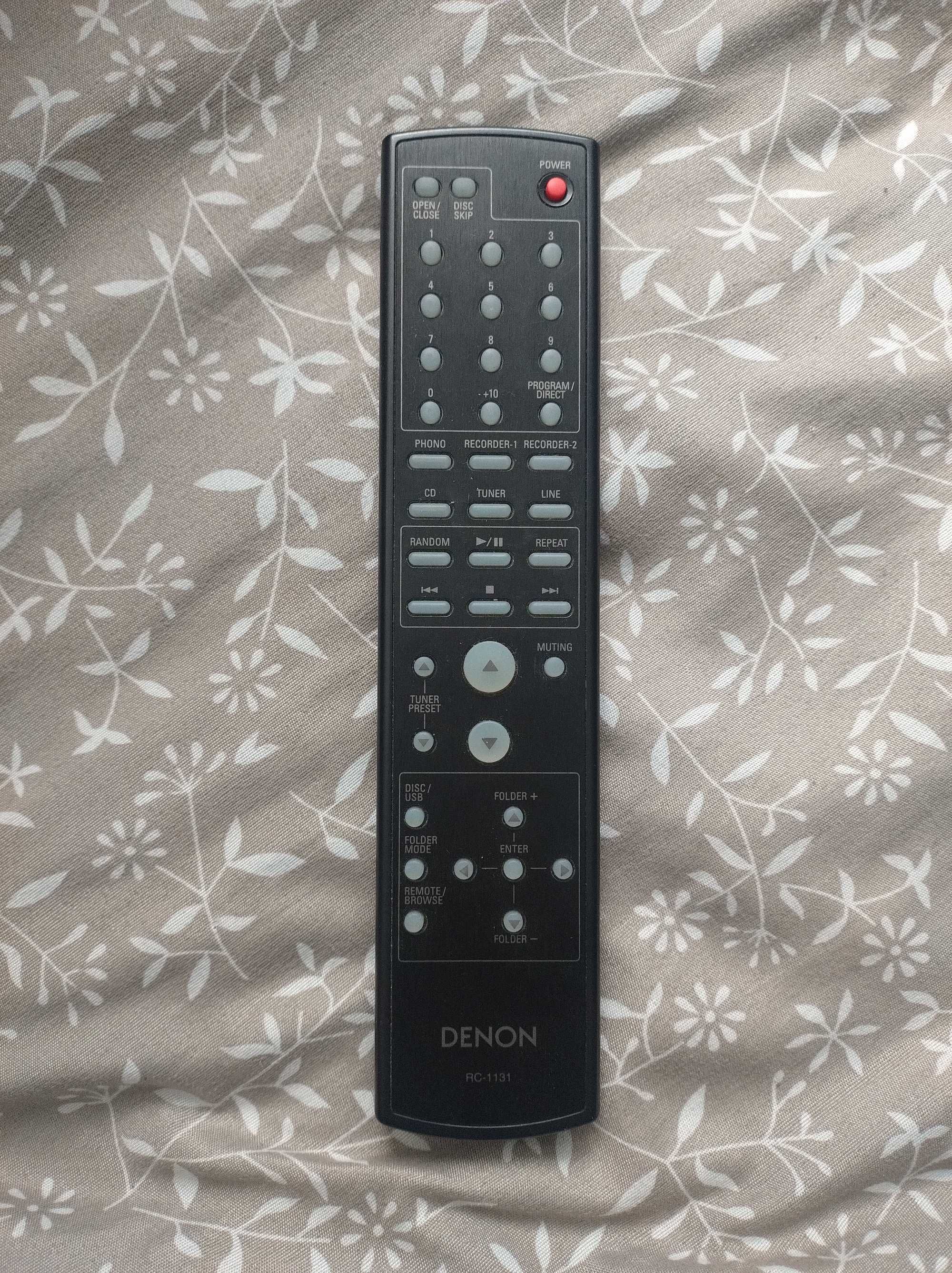 Wzmacniacz DENON PMA 710 AE wraz z pilotem.