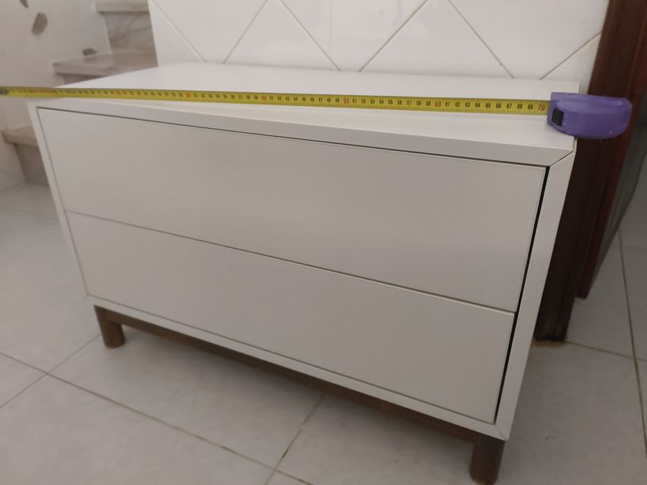 Cómoda IKEA de duas gavetas