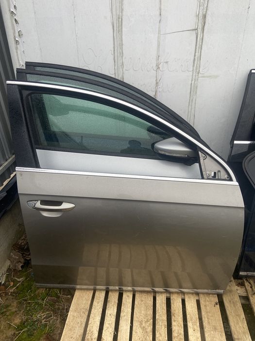 Passat B7 седан комбі двері дверка б7