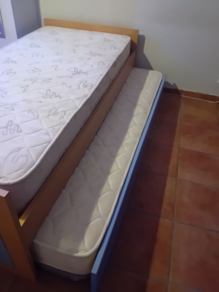 cama de gavetão + secretária