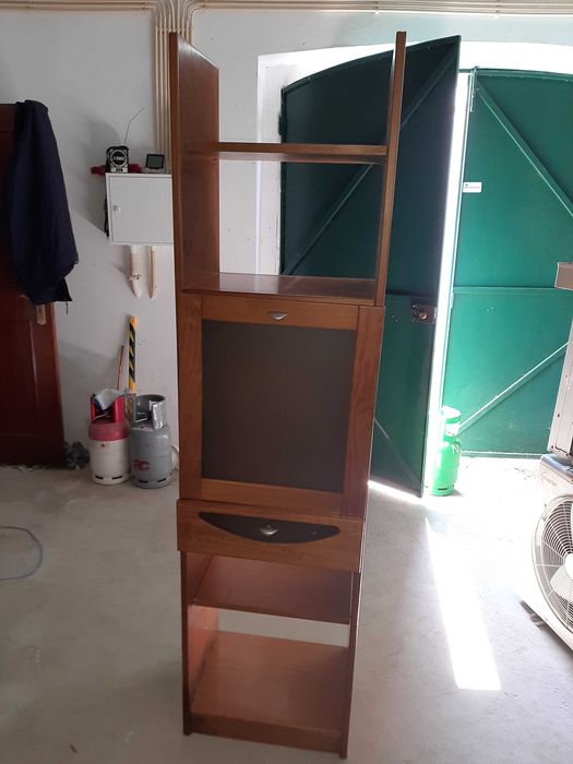 Estante de sala em pinho mel com bar incorporado