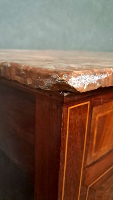 Aparador francês com pedra mármore rara