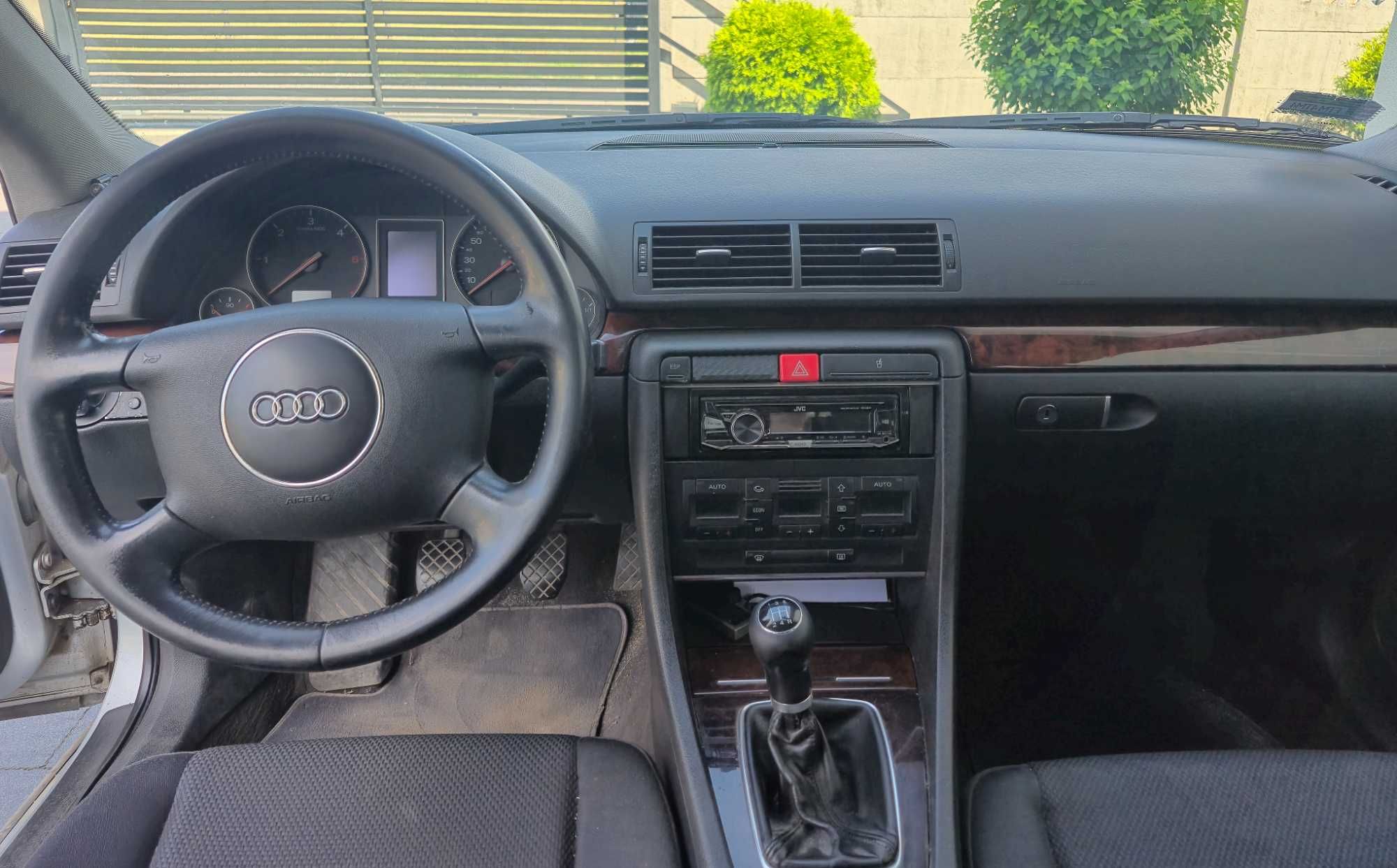Samochód Audi A4