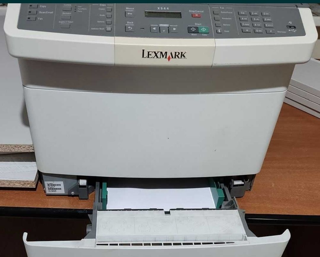Предлагаю к покупке цветной лазерный принтер LEXMARK. под ремонт.