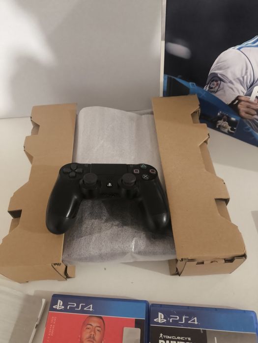 Playstation 4 Slim 1TB completo