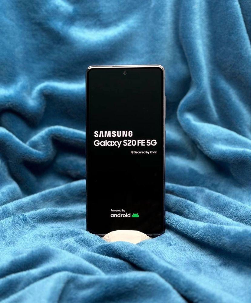 Samsung Galaxy S20FE 5G 6/128 + подовжена гарантія