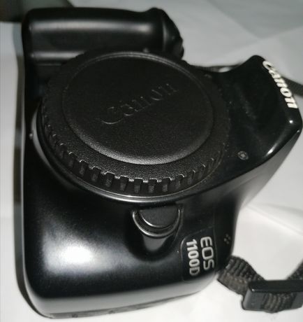 Máquina Fotográfica Digital CANON EOS 1100 D