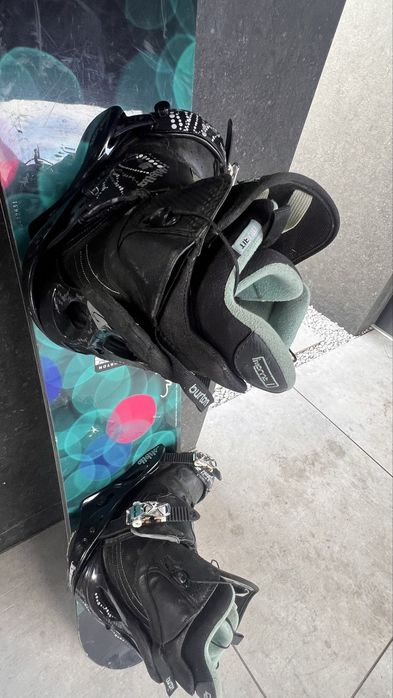 Sprzedam deske snowboardowa z butami