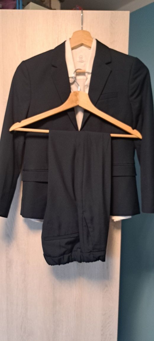 Garnitur chłopięcy  140 cm h&m i pantofle rozmiar 34 .