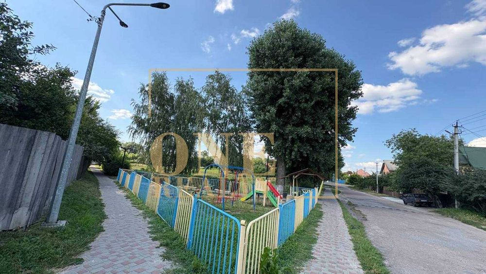 Будинок з зем. ділянкою 13.38 соток в центрі села Велика Олександрівка