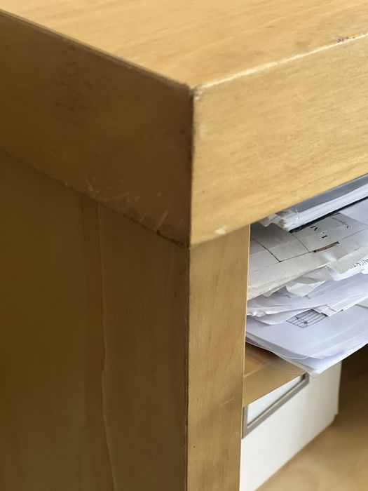 Móvel de TV com rodas