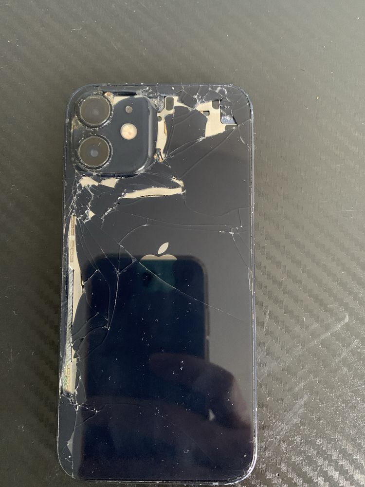 Iphone 12 mini z rozbitym tylnim ekranem (telefon dziala płynnie)