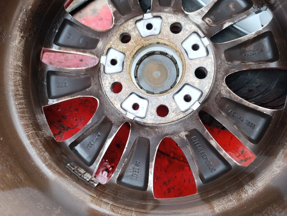 5x120 Felgi Aluminiowe 16 BMW Seria I E81 E82 E87 E88 7JX16 IS 44 kpl