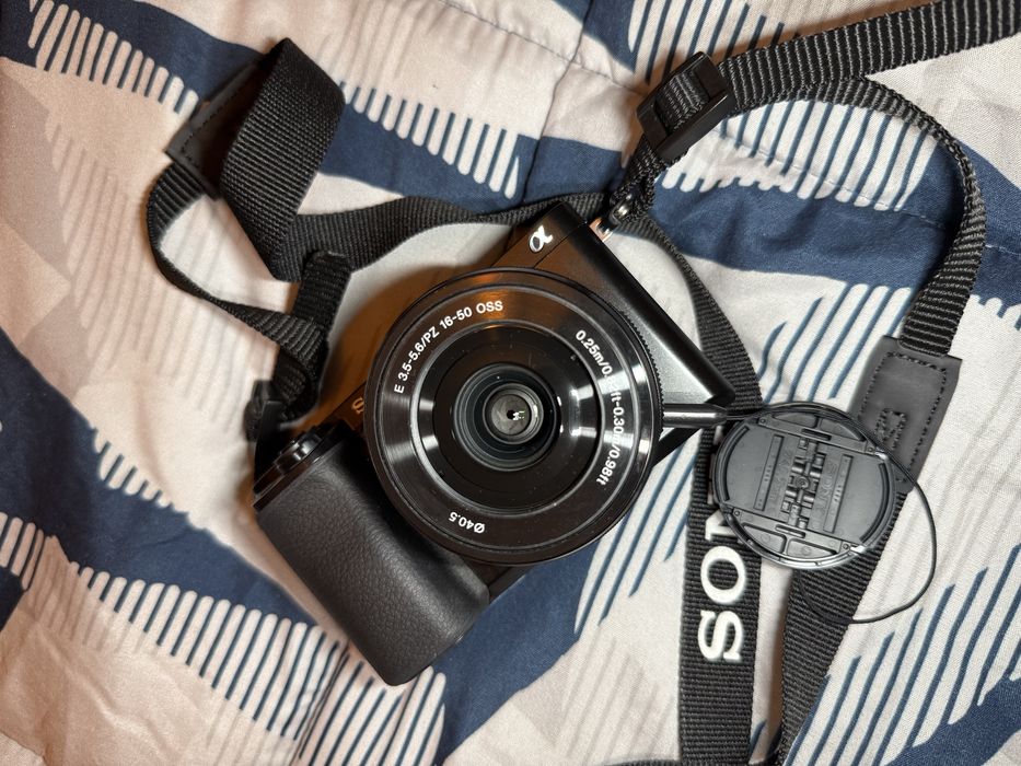 Maquina fotográfica Sony Alpha 6100