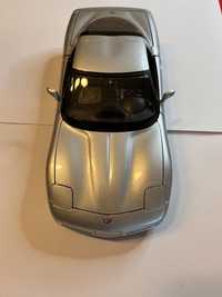 Burago - Chevrolet Corvette (1997) 1/18 prateado Cod. 3056