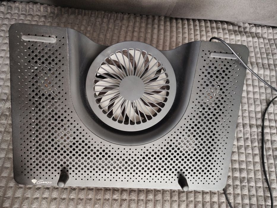 Podkładka chłodząca pod laptop firmy Genesis oxid 550