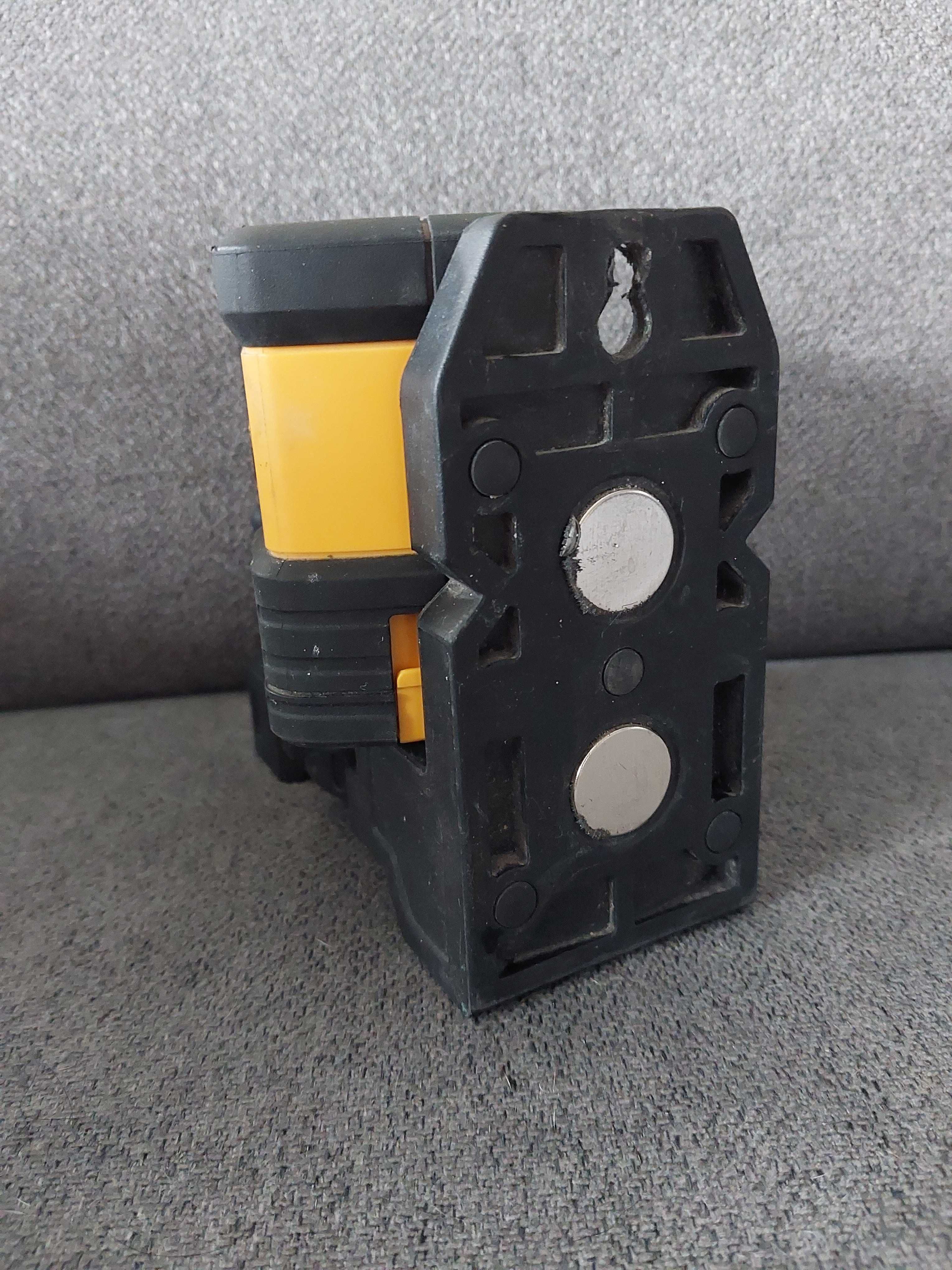 DEWALT laser samopoziomujący krzyżowy DW0822, krzyżowo - punktowy
