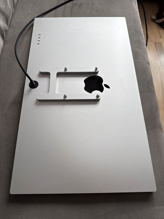 Apple Studio Display 27 cali 2024 r (szkło nano; montaż VESA)