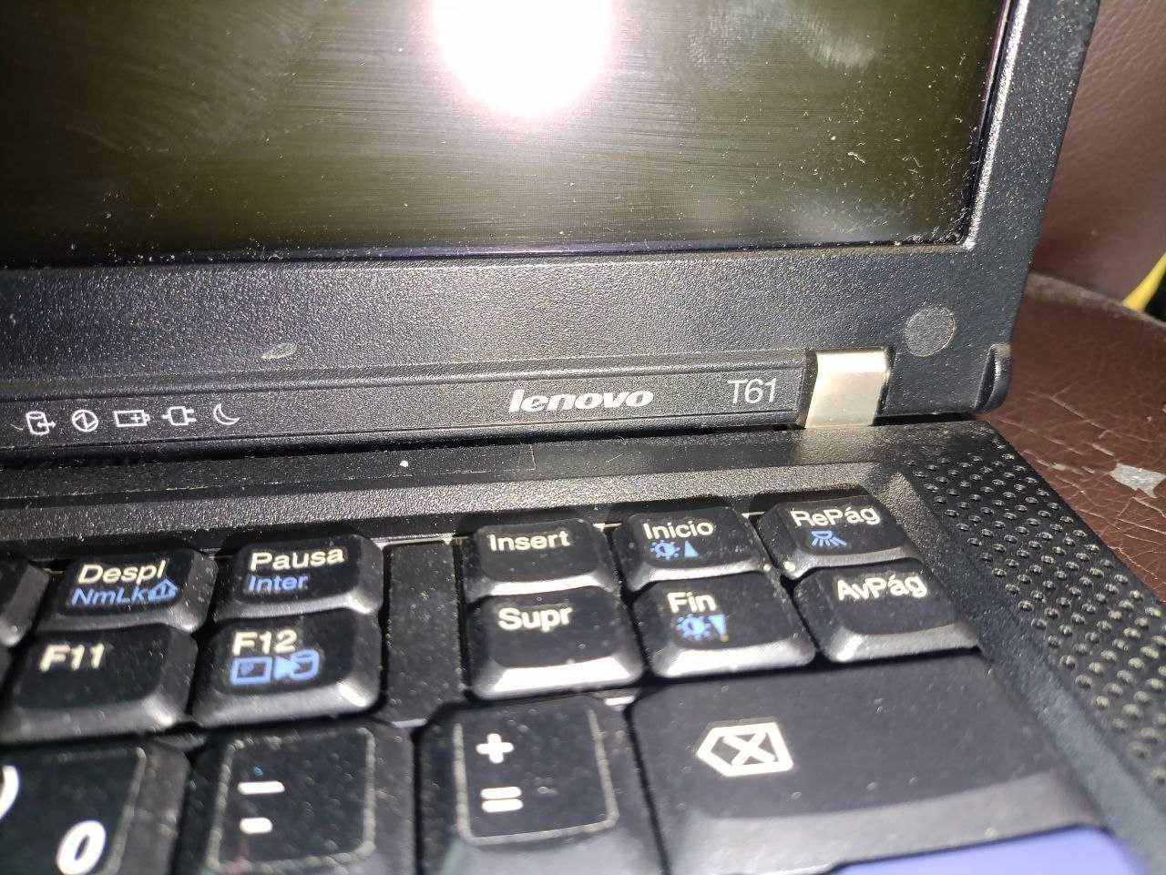Ноутбук Lenovo ThinkPad T61 / 15.4