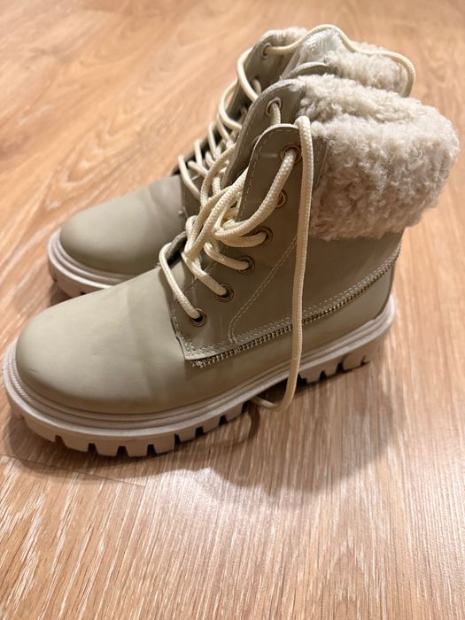 Ботінки жіночі  36 бежеві зимові