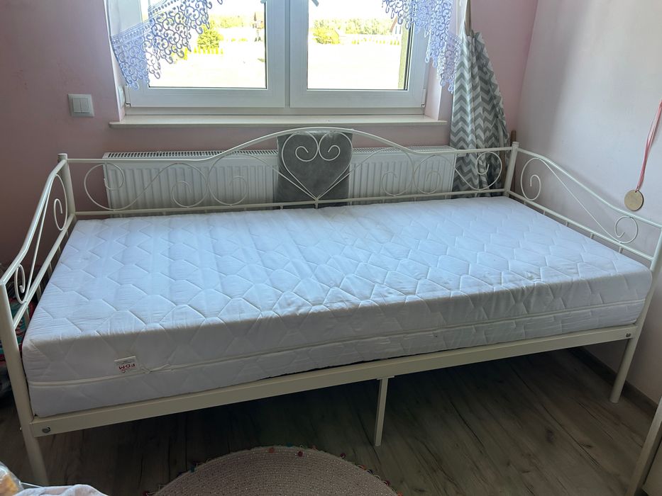 Łóżko 90x200 z materacem