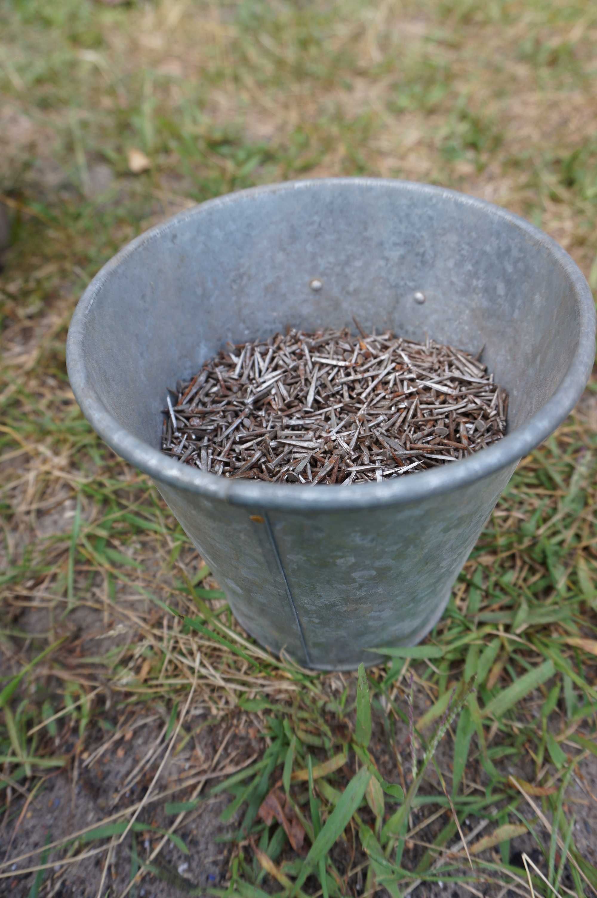 Gwoździki zabytkowe stare kute małe ok. 15mm ok 2kg