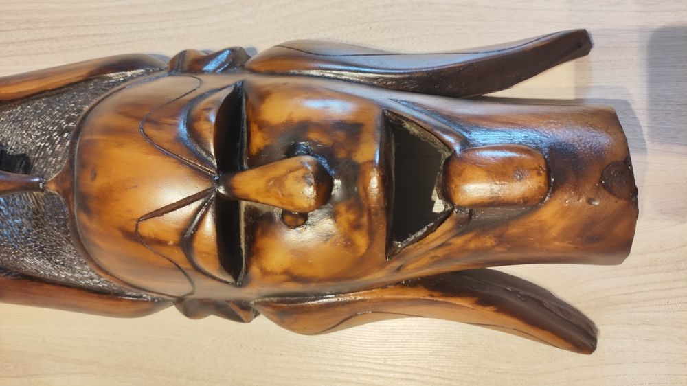 Drewniana maska afrykańska Guro – ręcznie rzeźbiona, unikatowa dekorac