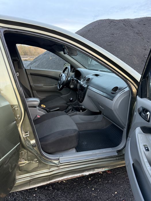 Авто Chevrolet Lacetti SX газ/бенз