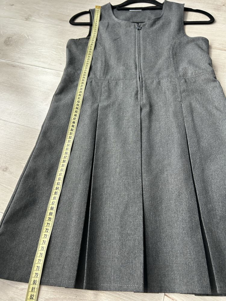 Elegancka sukienka na apel galowa szara M&S 10 11 lat
