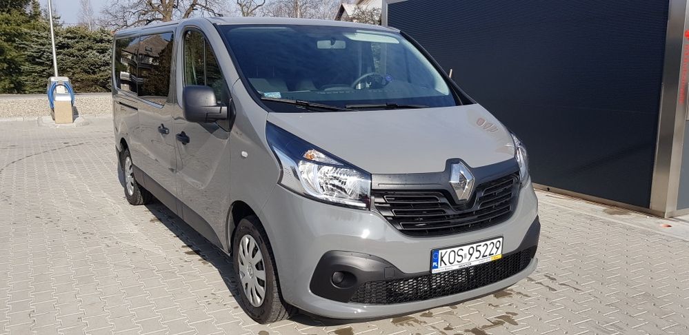 Wynajem busa busów 9osobowych Renault Trafic/Wypożyczalnia Brzeszcze