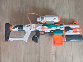 Nerf TRI-STRIKE karabin