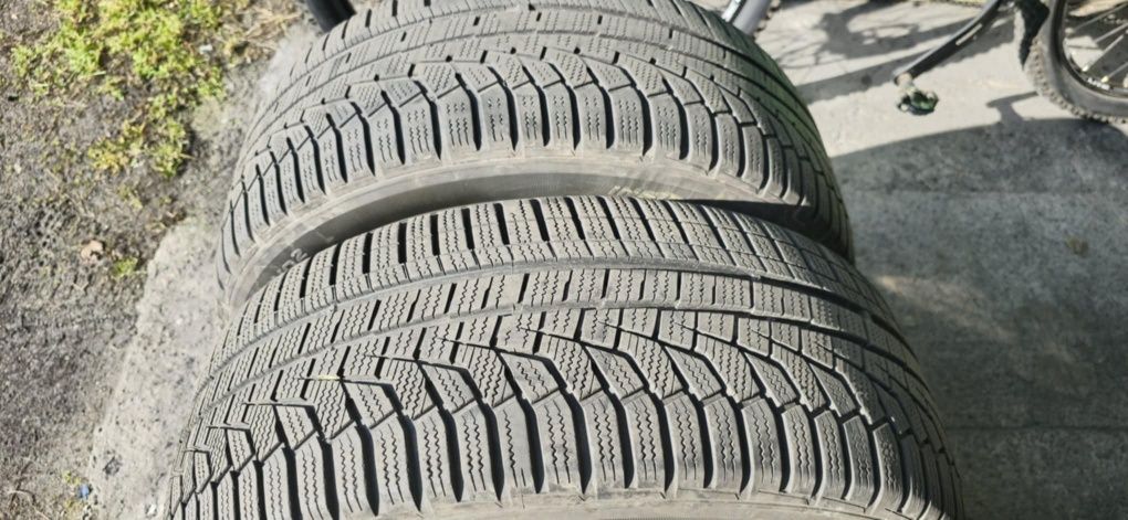 Opony zimowe Hankok 4szt 215/ 55/ 16 w dobrym stanie