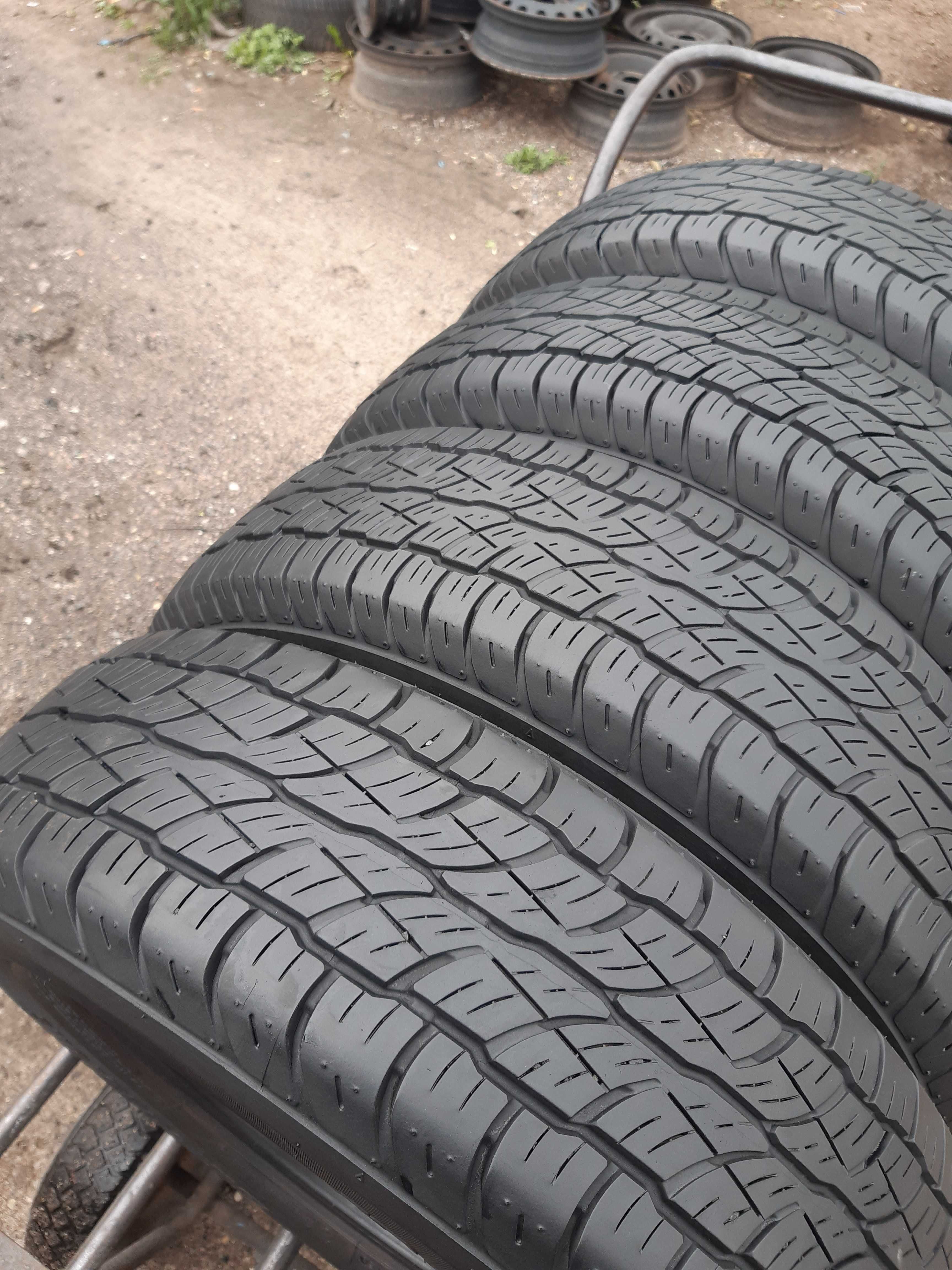 Opony Caloroczne 215.70.16 Bridgestone 550zl komplet