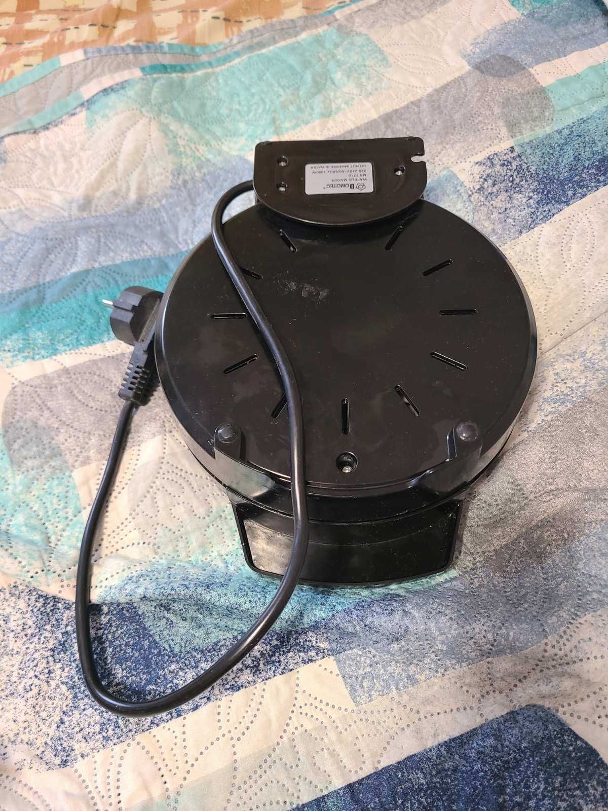 Вафельница domotec