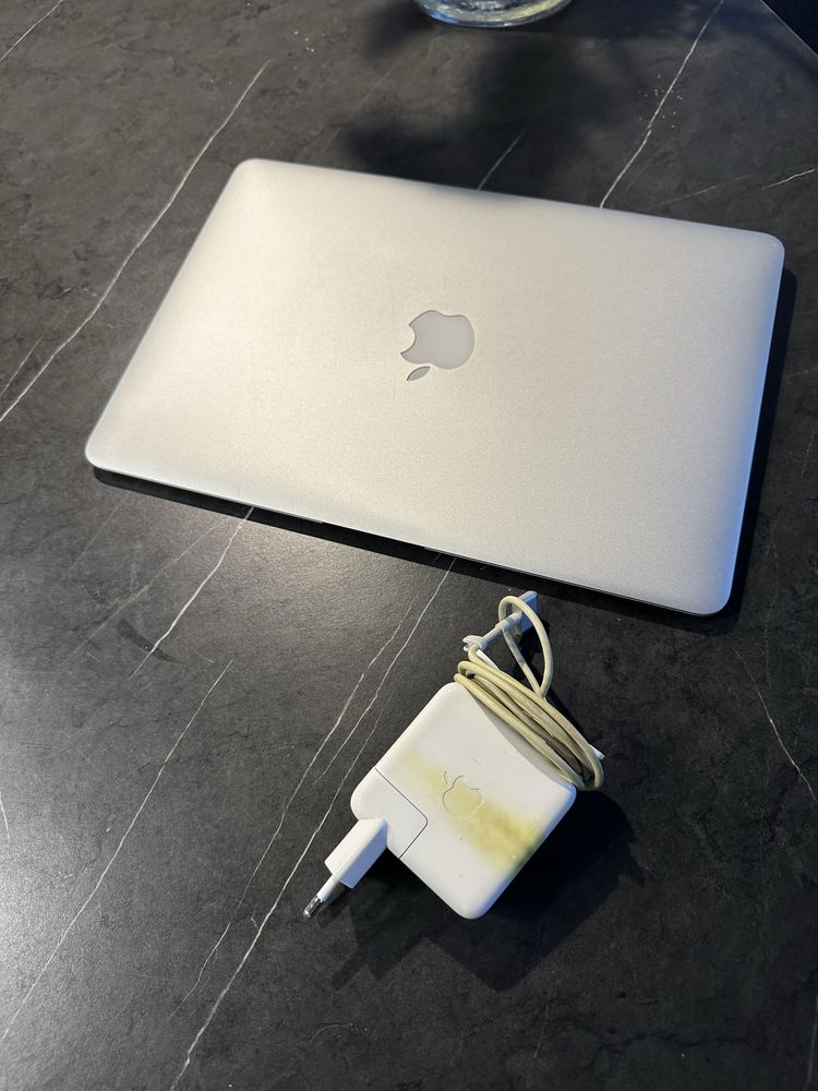 MacBook Air 13,3”