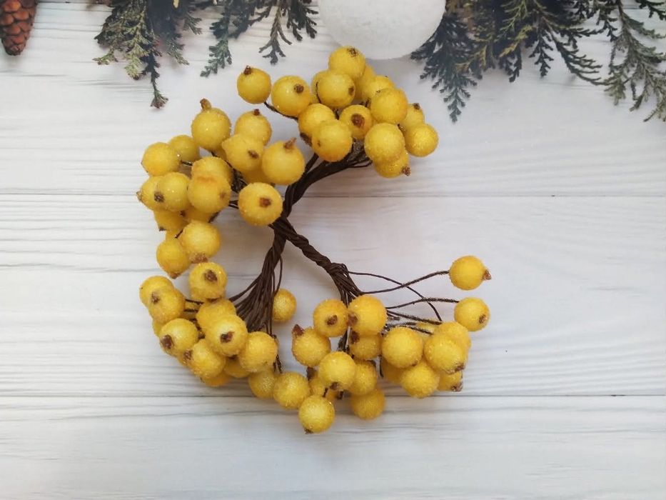 Ягідки калини штучні