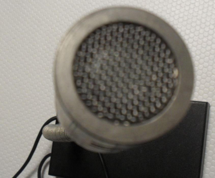 Microfone AKG, (duas unidades)