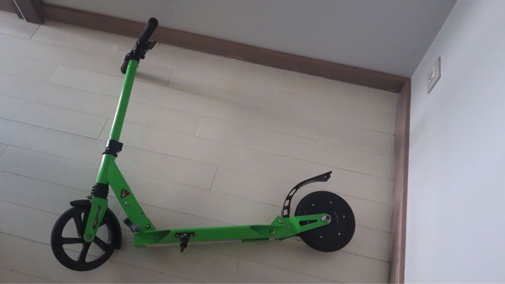 Продам электросамокат детский