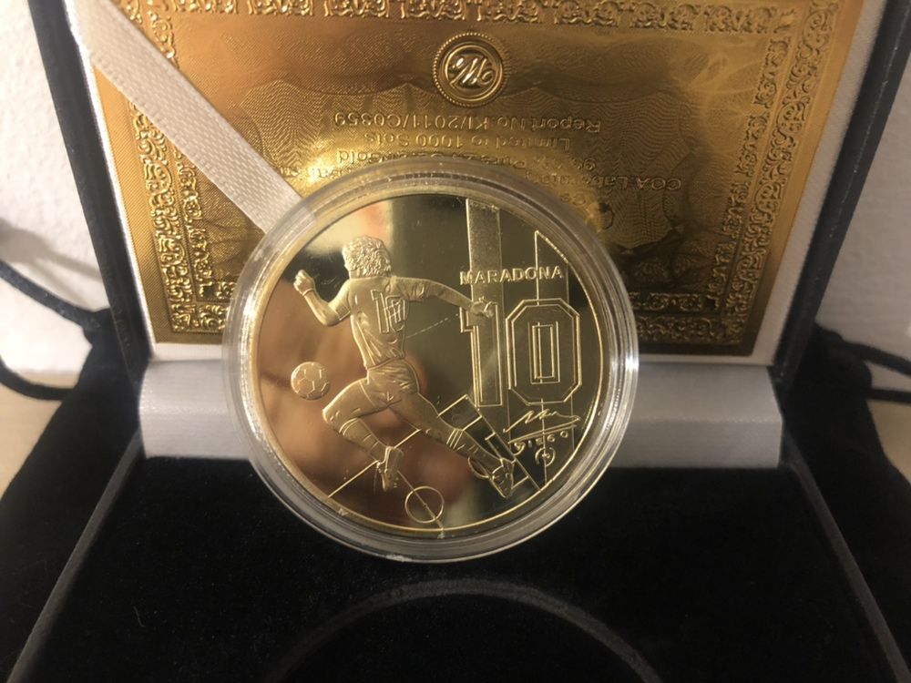 Kolekcjonerska pamiątkowa moneta Diego Maradony w etui
